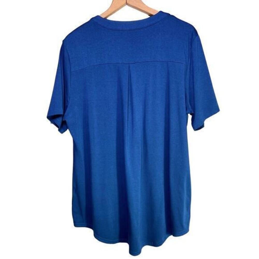 Elegant Blue Zip-Up Women's Blouse - Picture 3 of 9